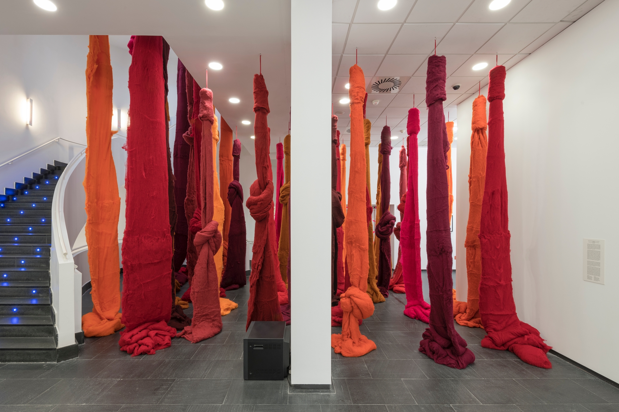 Cecilia Vicuña, Quipu menstrual, 2019