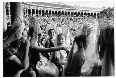 Main image of the artwork Jóvenes en el palco de la Real Maestranza de Caballería