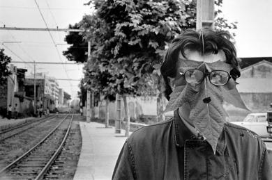 Main image of the artwork Camuflaje, esperando al tren