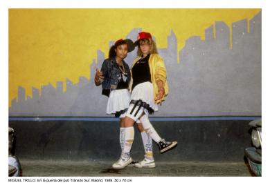 Main image of the artwork En la puerta del pub Tránsito Sur