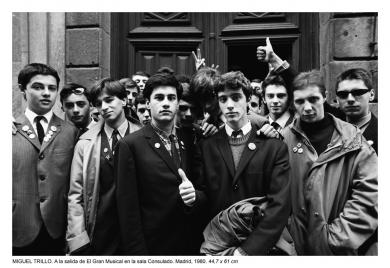 Main image of the artwork A la salida de El Gran Musical en la sala Consulado