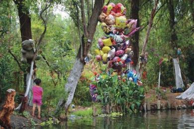 Main image of the artwork Y en fue ese mismo instante cuando las hojas de los árboles callaron mecidas por una suave brisa