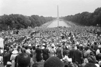 Main image of the artwork La Gran Marcha sobre Washington con el obelisco del National Mall al fondo